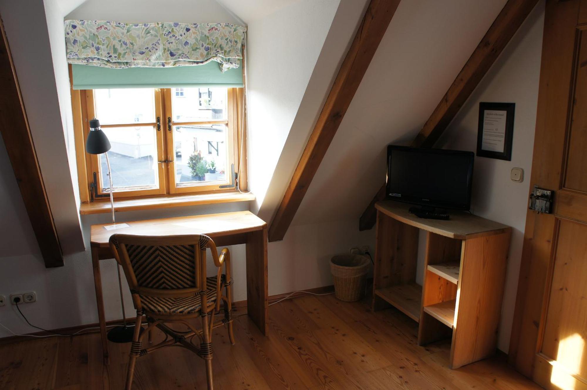 Hotel Schwarzer Adler Erlangen Habitación foto